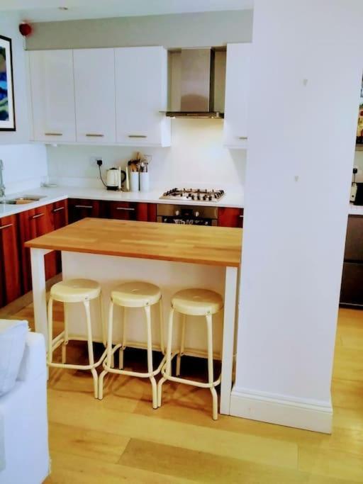 Superior 5* Kensington, London Flat + Free Wi-Fi Appartement Buitenkant foto